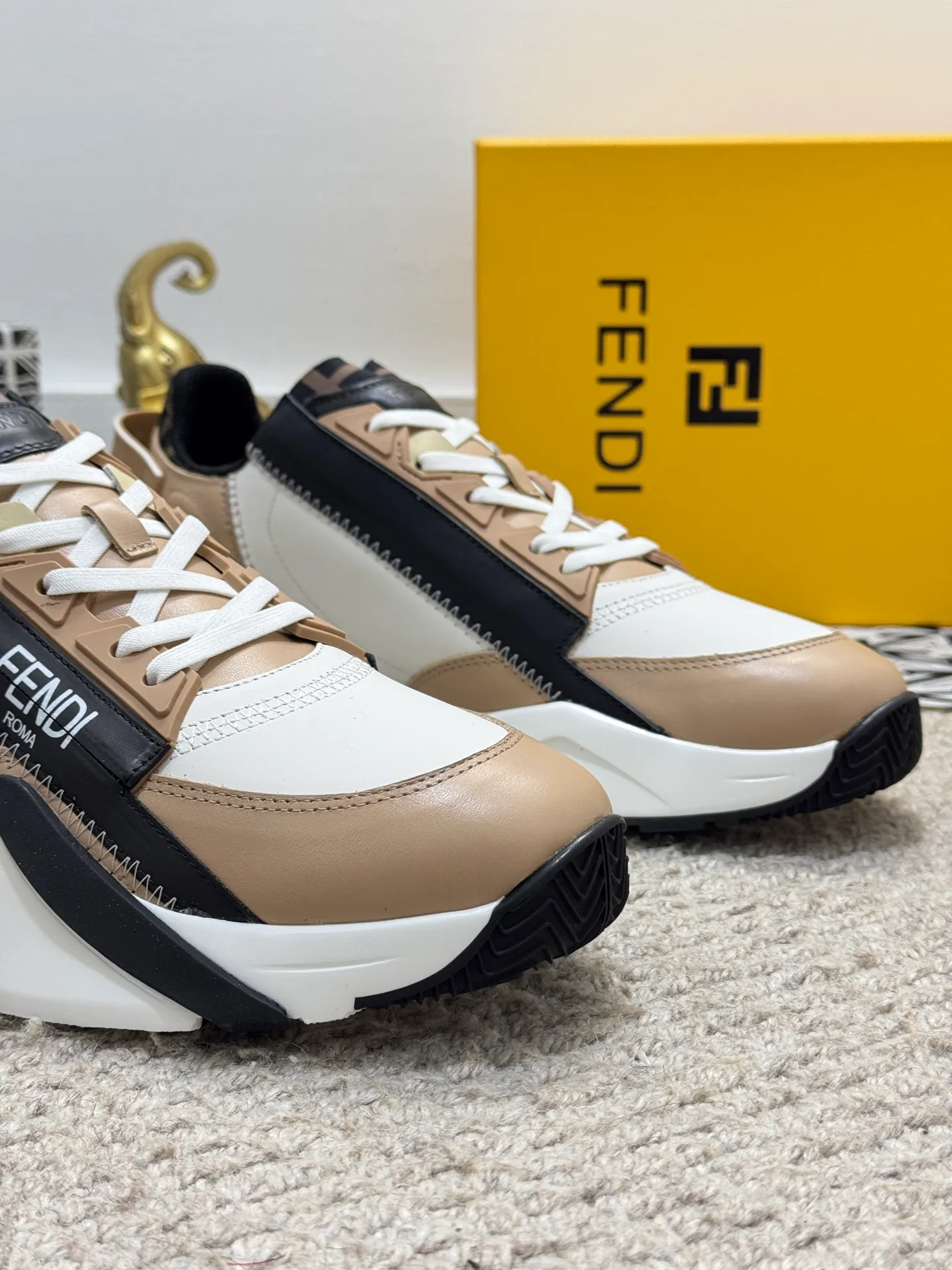 Men's men's shoes 💰520 [New style] 🦥🦥 Original quality - Fendi ◾️▫️F D🆕 Spring and summer new men's slip-on sneakers, with elastic straps, side zippers, and corrugated soles engraved with F. Embossed Fendi Flow lettering on the heel. Mixed material of high-tech fabric and black suede. FF graphic tongue. Ultra-light and wear-resistant EVA sole. Size: 38-44 (45 customized